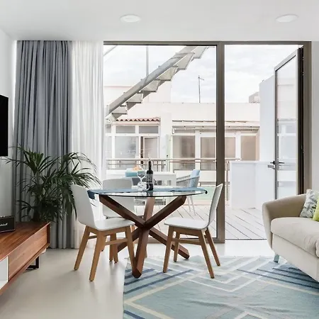 Lujoso Atico Gran Terraza Solarium Privado Jacuzzi Sauna Apartment