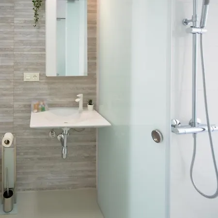 Lujoso Atico Gran Terraza Solarium Privado Jacuzzi Sauna Apartment *