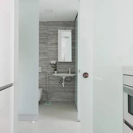 Lujoso Atico Gran Terraza Solarium Privado Jacuzzi Sauna Apartment